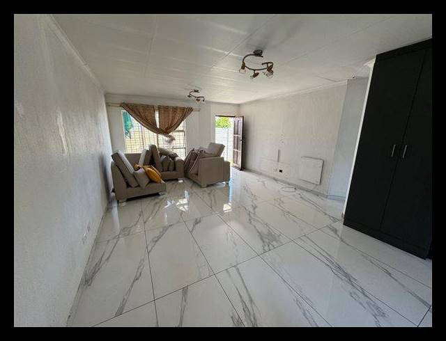 1 BEDROOM CLUSTER FOR SALE IN TERENURE